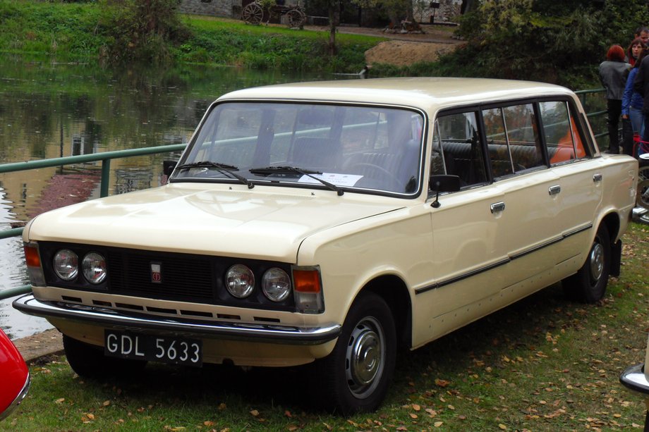 Polski Fiat 125p jamnik