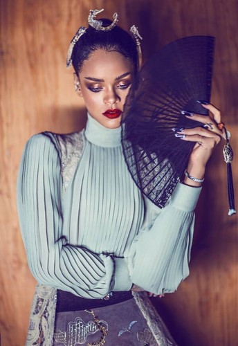 Rihanna na zdjęciach w 'Harper's Bazaar China'