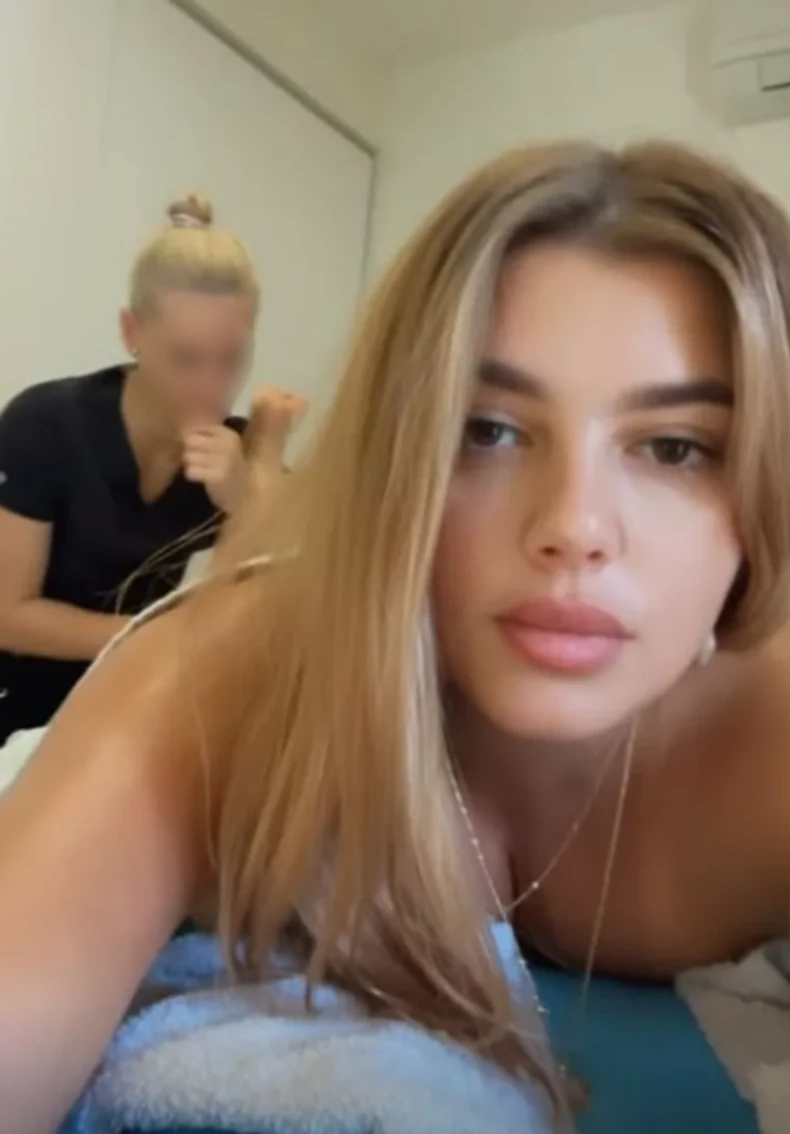 Kija Kockar na masaži