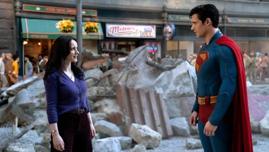 Superman-imigrant rozbił bank. 339 milionów w weekend