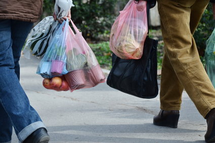 8 niedrogich produktów, które pozwolą zmniejszyć ilość plastiku w twoim domu