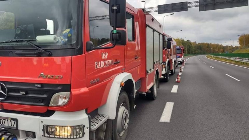 Pożar  autobusu na DK 16 pod Olsztynem [ZDJĘCIA]