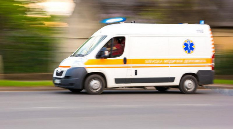 Szabadnapos szakápoló és a rendőrök mentették meg egy férfi életét a Nyugati térnél / Fotó: Shutterstock