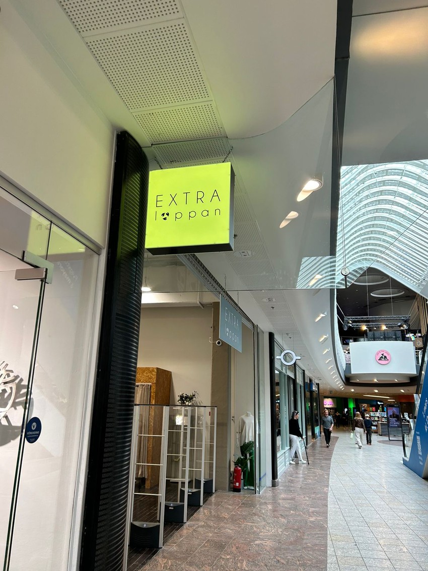 Radnja sa polovnom robom u tržnom centru