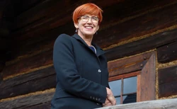 Rafalska dementuje pogłoski: Nie ma planów rozszerzenia ograniczeń handlu na sobotę