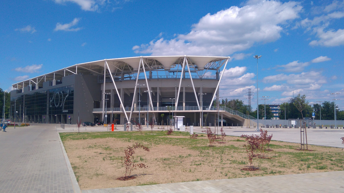 Prezydent Łodzi zadeklarowała, że w związku z awansem łódzkiej drużyny stadion przy Alei Unii zostanie w najbliższym czasie rozbudowany. Obecnie kibice ŁKS mają do dyspozycji jedną trybunę.