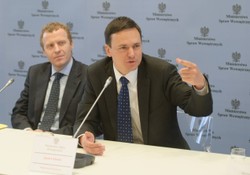 Deskur odchodzi z MSW i idzie za Cichockim do KPRM