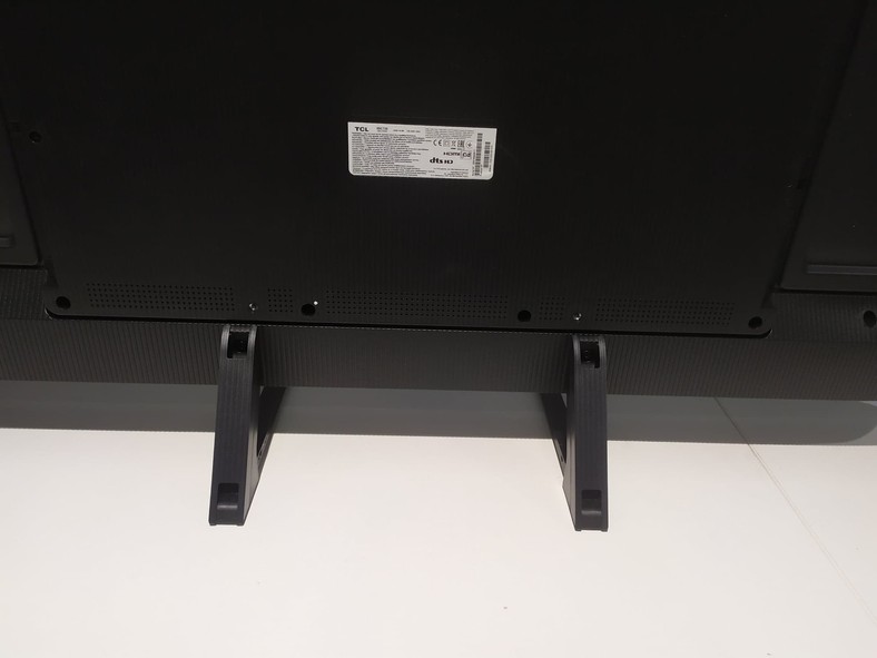 Recenzja TCL735 - tani telewizor QLED 4K z Google SmartTV