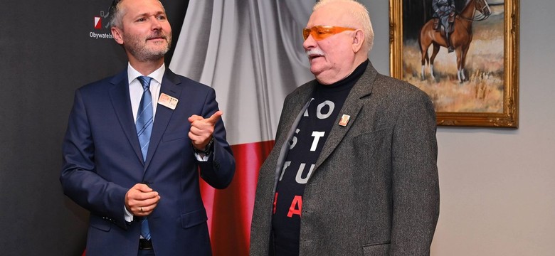 "Rewelacje" Macierewicza. Wałęsa oburzony: To wariat i kłamca. Niech się odczepi!