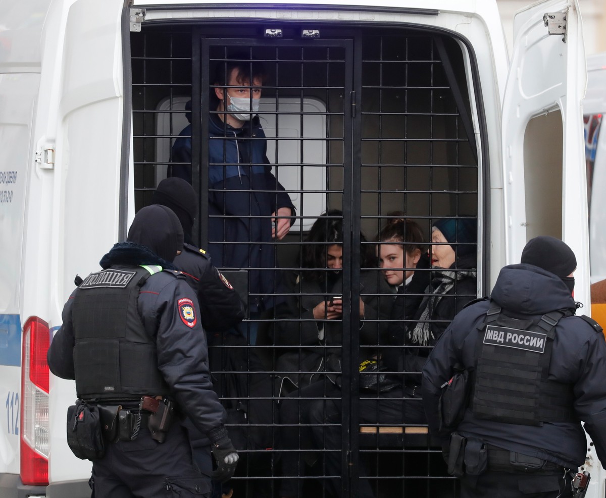 Aresztowanie uczestników protestu w Petersburgu