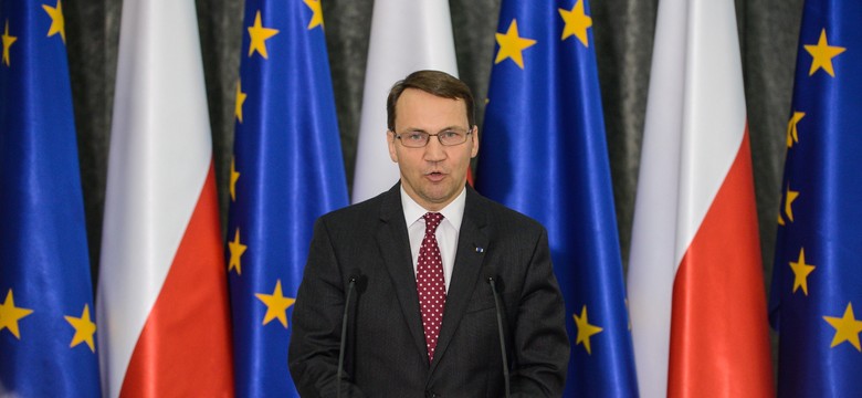 Sikorski na drugiej konferencji: Zawiodła mnie pamięć. Nie było spotkania Tusk-Putin