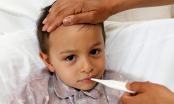 Drgawki gorączkowe u dziecka - jak reagować? Kiedy zabrać dziecko do szpitala?