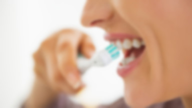 Co najmniej 8 milionów Polaków cierpi na nadwrażliwość zębów