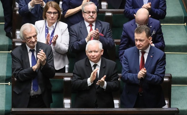 Prezes PiS Jarosław Kaczyński i posłowie w Sejmie