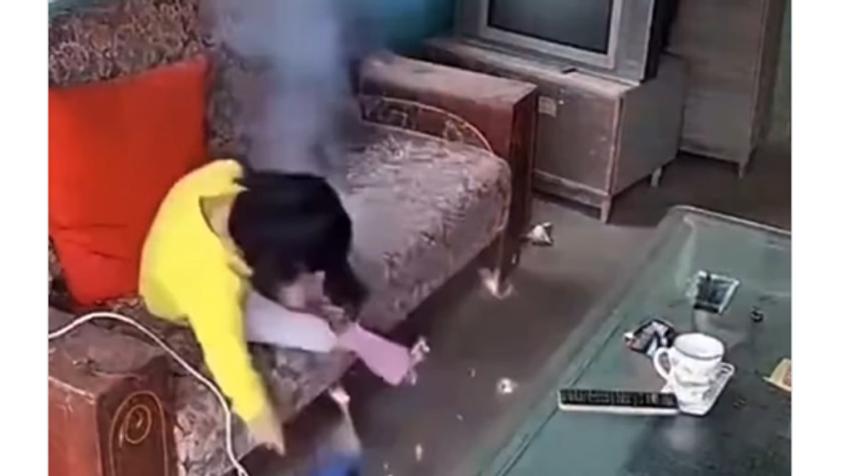 Telefon eksplodirao u rukama devojčice