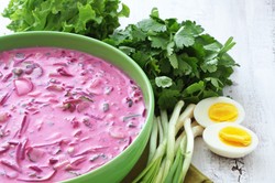 Chłodniki doskonałe na upały. Wartości odżywcze zup na zimno