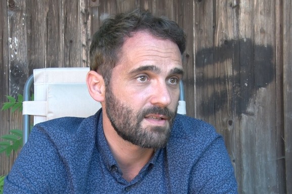 "DRAGI PRIJATELJI, VIŠE NEĆU BITI DEO OVOGA" Raša Bukvić pre godinu i po dana šokirao javnost odlukom: Više nikada se nije oglasio na mrežama (Foto)
