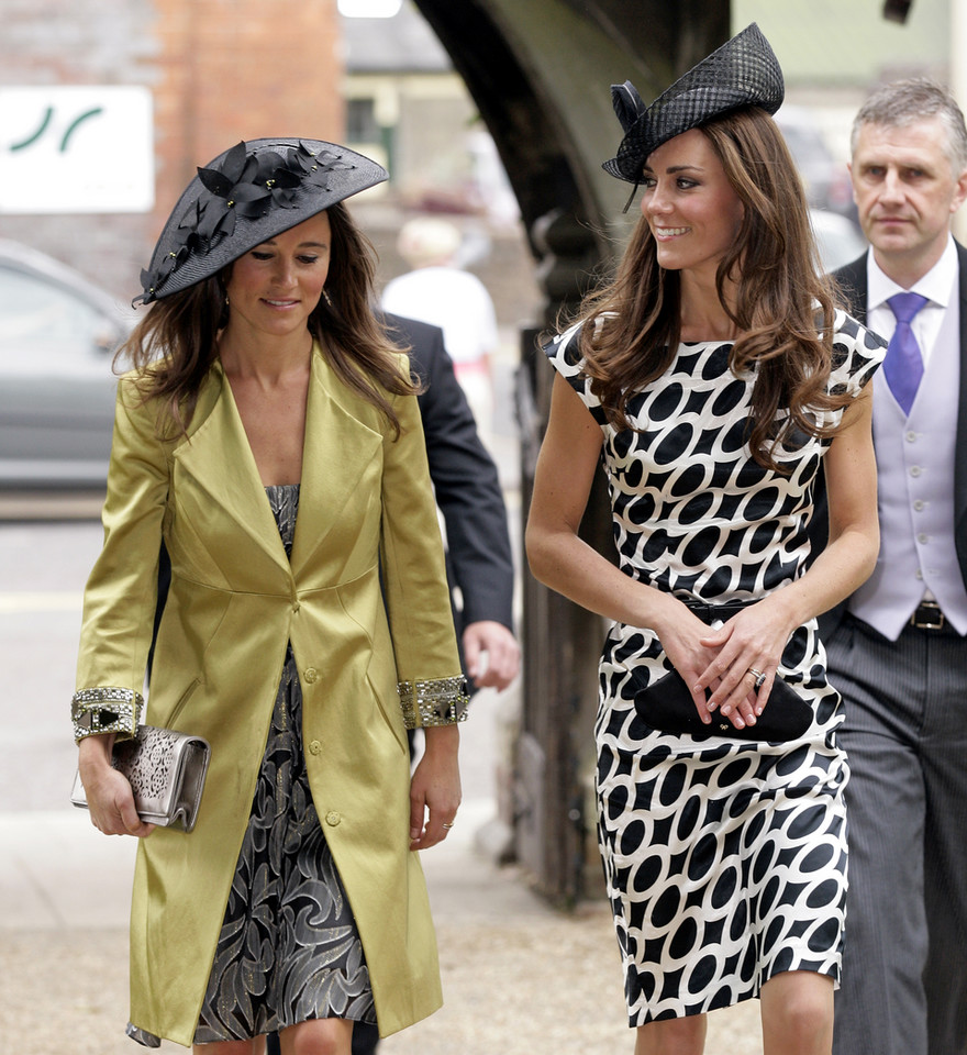 Kate i Pippa Middleton na ślubie przyjaciół