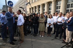 Rachoń na konferencji Tuska. Jest stanowisko SDP w sprawie incydentu