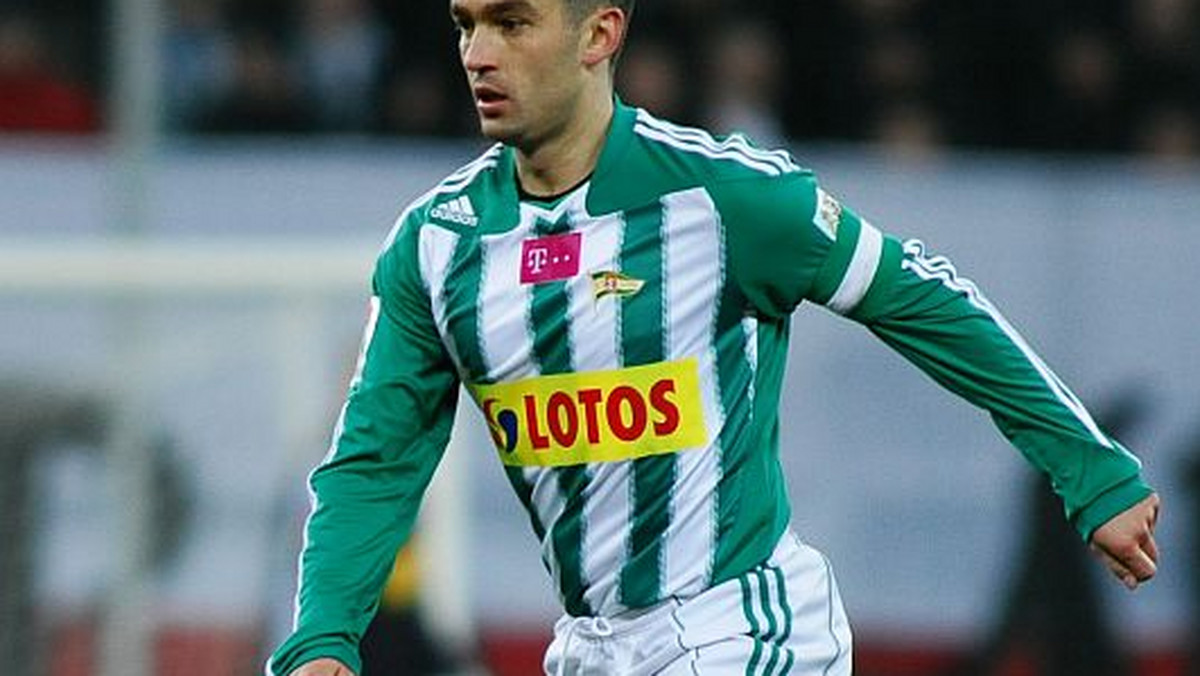 Kapitan Lechii Gdańsk, Łukasz Surma, nie będzie w nadchodzącym sezonie reprezentował biało-zielonych barw. Wygasający z końcem czerwca jego kontrakt z klubem nie zostanie przedłużony.