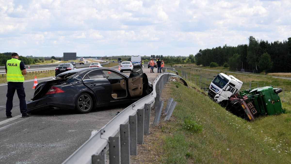 wypadek autostrada polskie drogie policja 