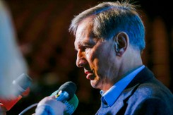 Jan Englert: Spotkamy się na pełnej widowni, obsadzonej przez ludzi uśmiechniętych [WYWIAD]