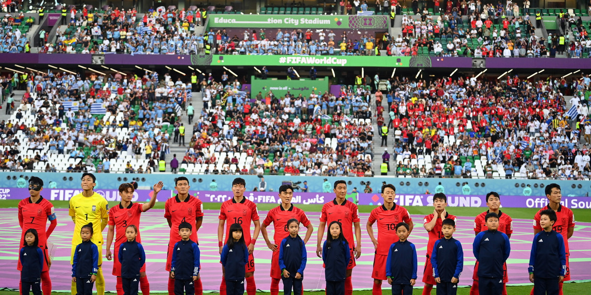 Mundial 2022 w Katarze. Gracze z Korei Południowej przed meczem z Urugwajem.