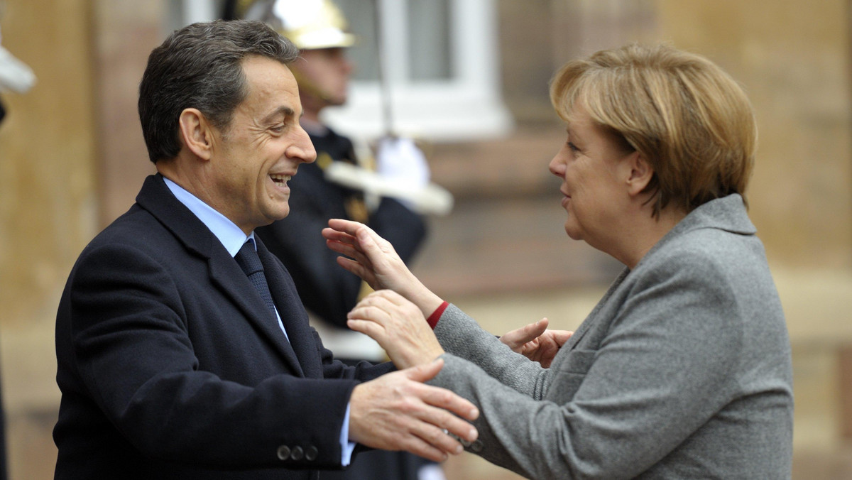 Francja i Niemcy przedstawią przed posiedzeniem Rady Europejskiej 9 grudnia propozycję modyfikacji traktatu UE, aby wzmocnić koordynację polityki budżetowej w eurogrupie - powiedział w Strasburgu prezydent Francji Nicolas Sarkozy.
