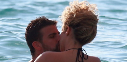 Shakira w bikini obściskuje się z ukochanym!