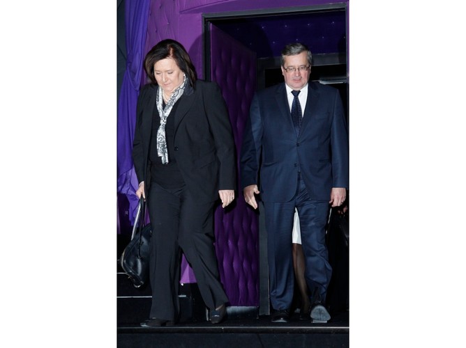 Anna Komorowska wybrała na ten wieczór szalenie modny w tym sezonie męski garniutur.