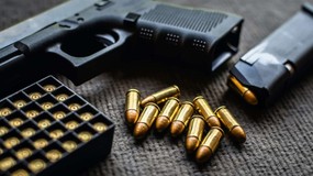 Producent broni ogłasza upadłość. Zamiast karabinów sprzedaje już tylko koszulki