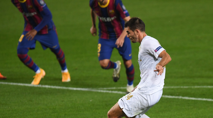 Ihor Haratin 3-0-s Barcelona-vezetésnél szépített, a Ferencváros középpályása büntetőből szerzett gólt a Bajnokok Ligája csoportmeccsen/Fotó: Getty Images 