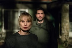 O tym filmie się mówi. Magdalena Cielecka i Marcin Dorociński w ekranizacji głośnej książki "Ciemno, prawie noc"