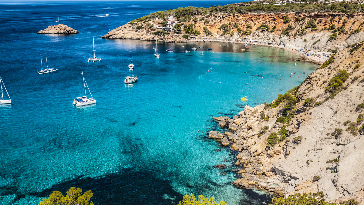 Ibiza: co warto zobaczyć? Wspaniałe wakacje, atrakcje i zabytki