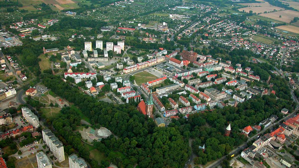 57,6 proc. mieszkańców Stargardu Szczecińskiego (Zachodniopomorskie), biorących udział w społecznych konsultacjach, opowiedziało się za zmianą nazwy miasta poprzez usunięcie przymiotnika "szczeciński" - poinformował w piątek PAP Zdzisław Rygiel ze stargardzkiego magistratu.