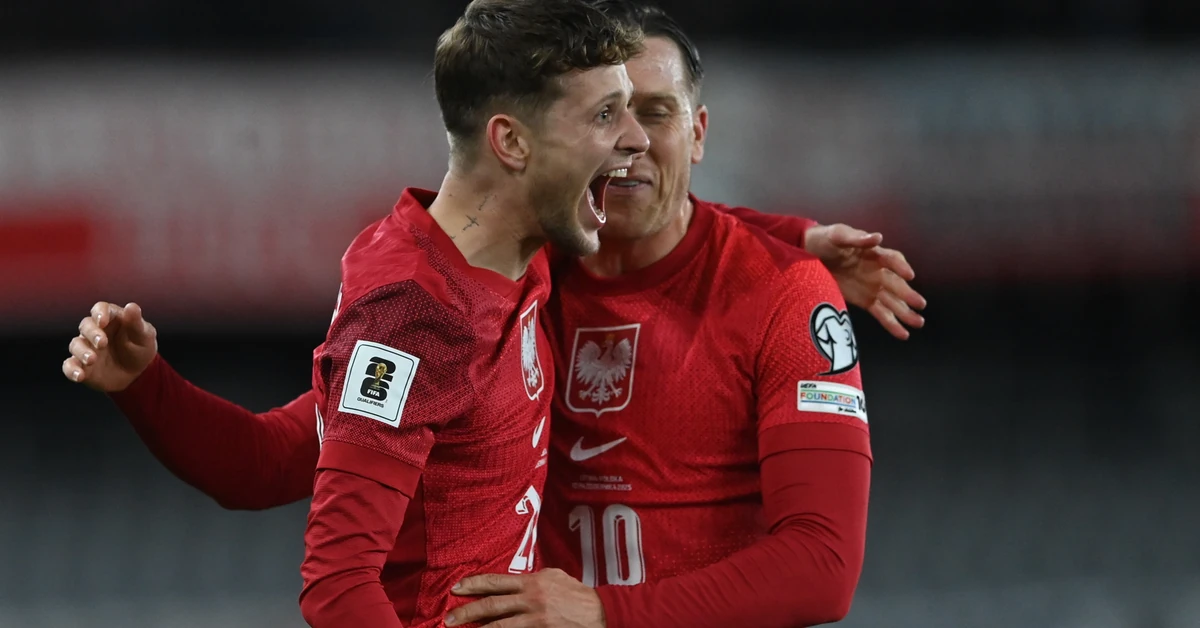 Fajerwerków nie było, ale najważniejsze są punkty. Polska po golach Szymańskiego i Lewandowskiego pokonała Litwę