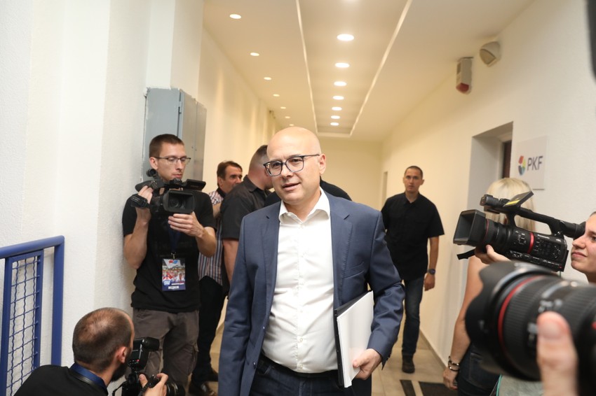 U izborni štab SNS stigao i Miloš Vučević