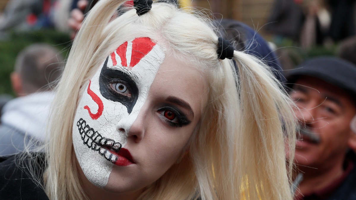 W Holandii restauracje typu fast-food w kilku miejscowościach przekształciły się z okazji Halloween w domy strachu. Organizatorzy nie spodziewali się takiego zainteresowania akcją. Zainterweniować musiała policja - informuje RMF24.