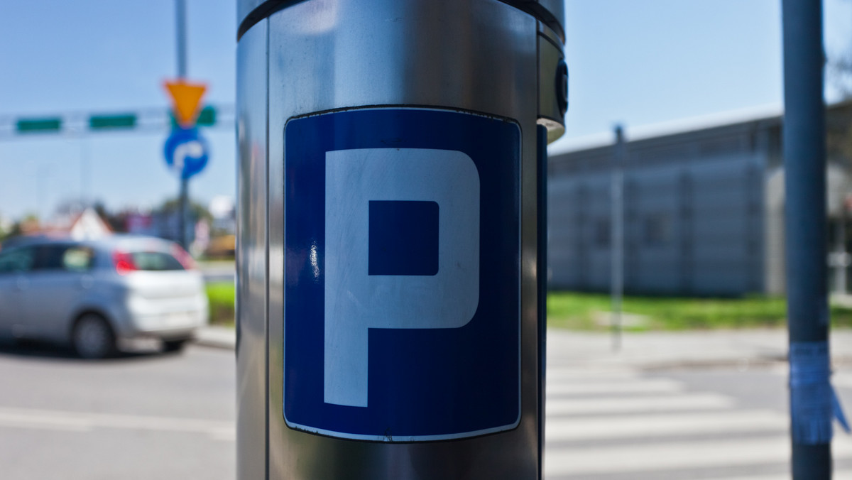 Wyspa Młyńska w samym sercu Bydgoszczy nie jest już enklawą wolną od opłat za parkowanie samochodów. Strefa płatnego parkowania w mieście została bowiem rozszerzona, ale i nie bez kłopotów dla kierowców usiłujących zaparkować legalnie.