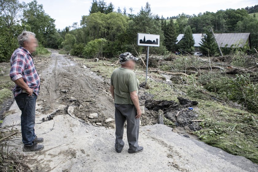 Powódź na Podkarpaciu. Podtopienia domów, zerwany most i zalane drogi