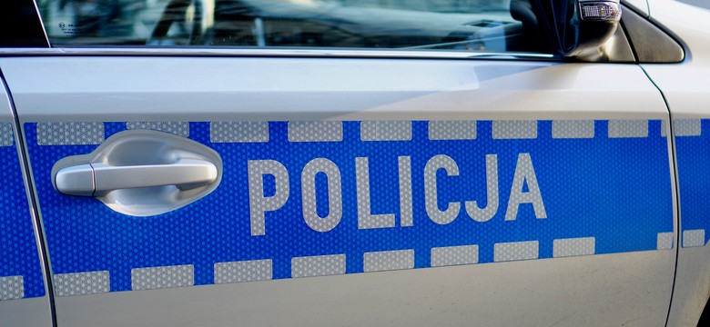Makabryczne odkrycie w Radomsku. Rozkładające się zwłoki dwóch osób znalezione w mieszkaniu