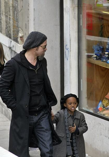 Angelina Jolie i Brad Pitt z dziećmi w Wenecji