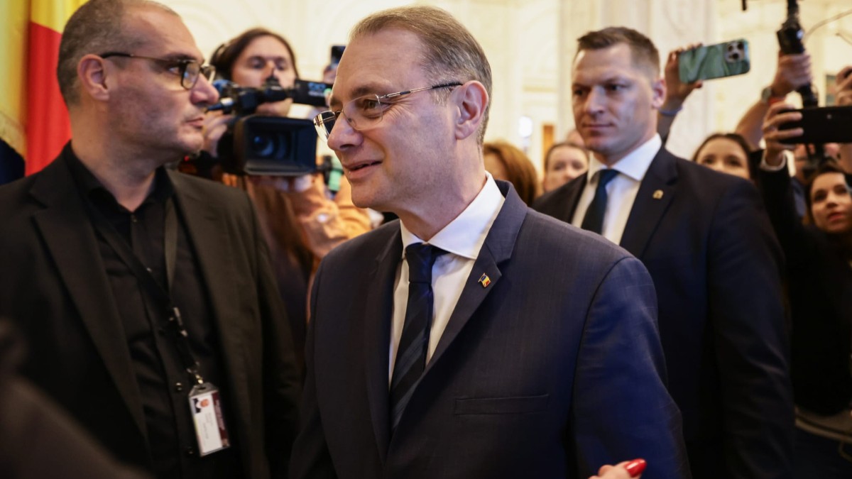 Luca Niculescu, susține prima conferință de presă în calitate de premier al României: „Sunt multe probleme pe care trebuie să le rezolvăm”