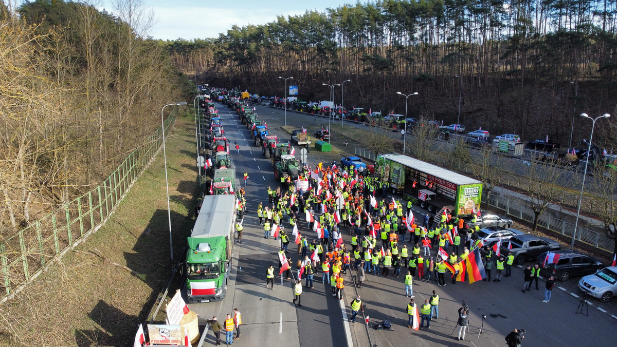 Protest rolników na A2. Rolnicy protestują na przejściu granicznym w Świecku