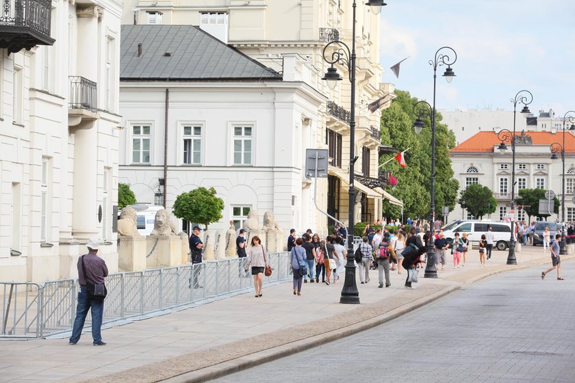 Tak zbroją Pałac Prezydencki! A pod Sejmem armatka wodna 