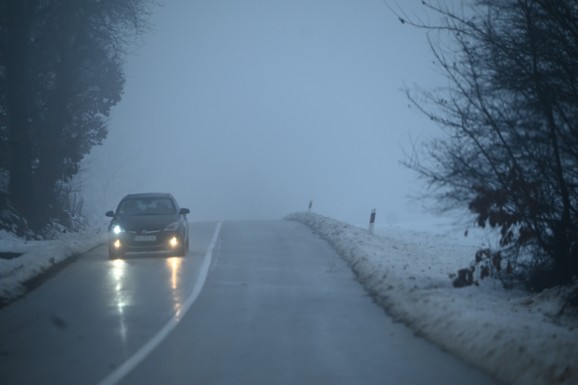 ALARM ZA VOZAČE! Hitno se oglasili Putevi Srbije zbog snega: Na putevima se pojavile DVE opasne pojave, oprezno ako krećete na put
