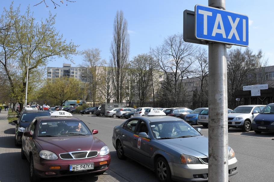 Nowa ustawa definiuje m.in. pośrednika przy przewozie osób