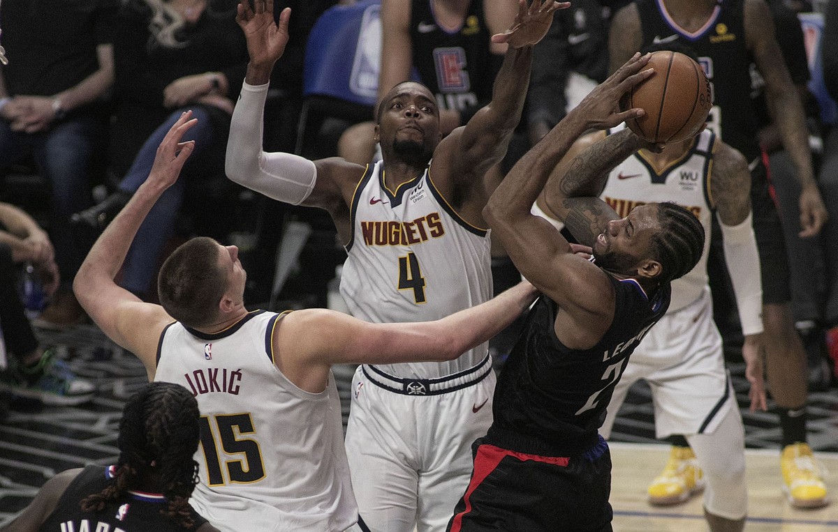 Koszykarze Denver Nuggets w meczu z LA Clippers