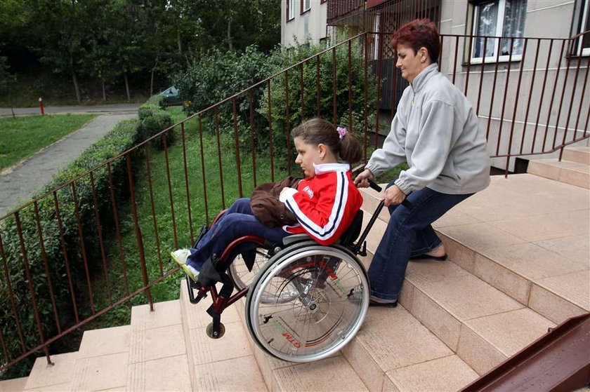 Sąsiadki uwięziły mnie w domu