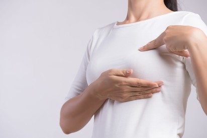 10 veszélyes tévhit a mellrákkal kapcsolatban – ne dőljön be, ha hallja!